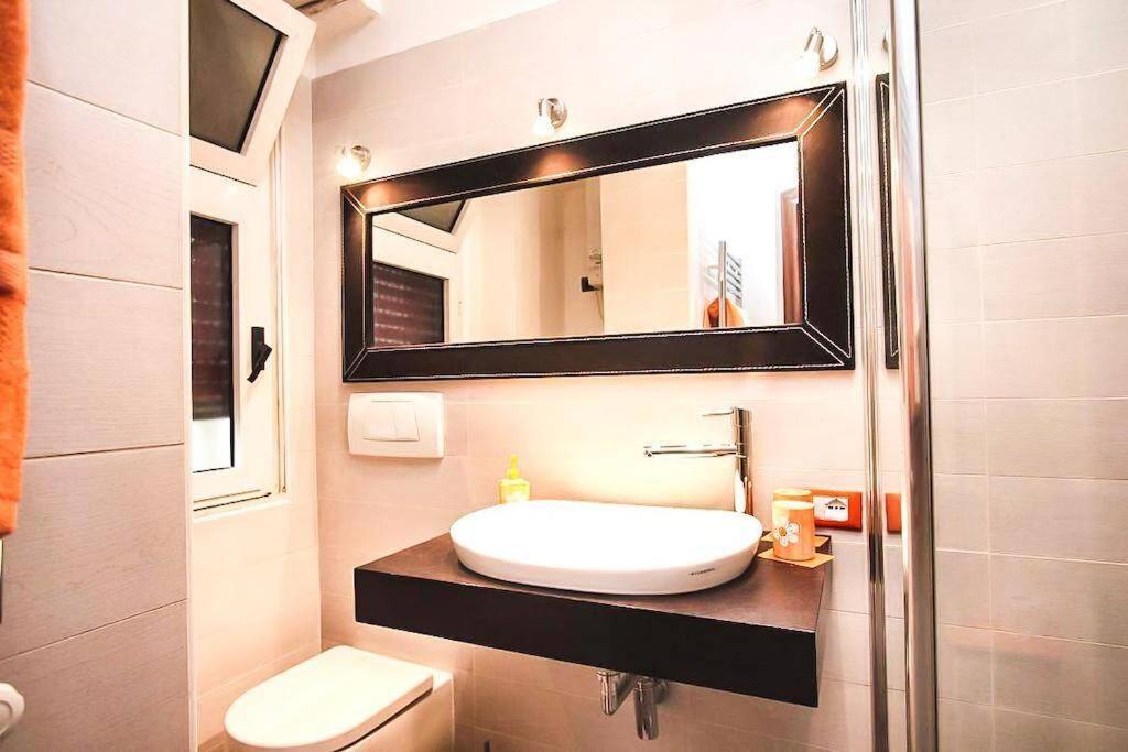 Petite Home In Roma Exterior foto